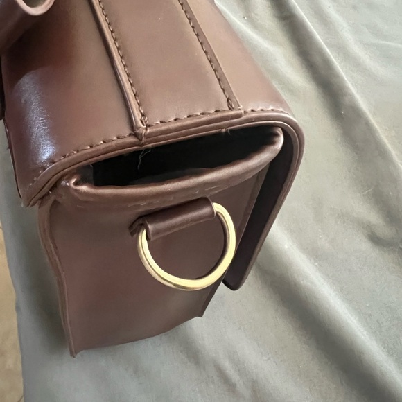 Elegant Brown Crossbody Bag 15in w X 12 in h X 5 in w - Picture 5 of 11